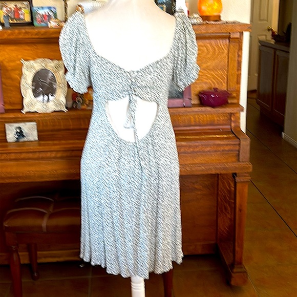 Hem & Thread Floral Dress Size L NWT - Picture 5 of 7